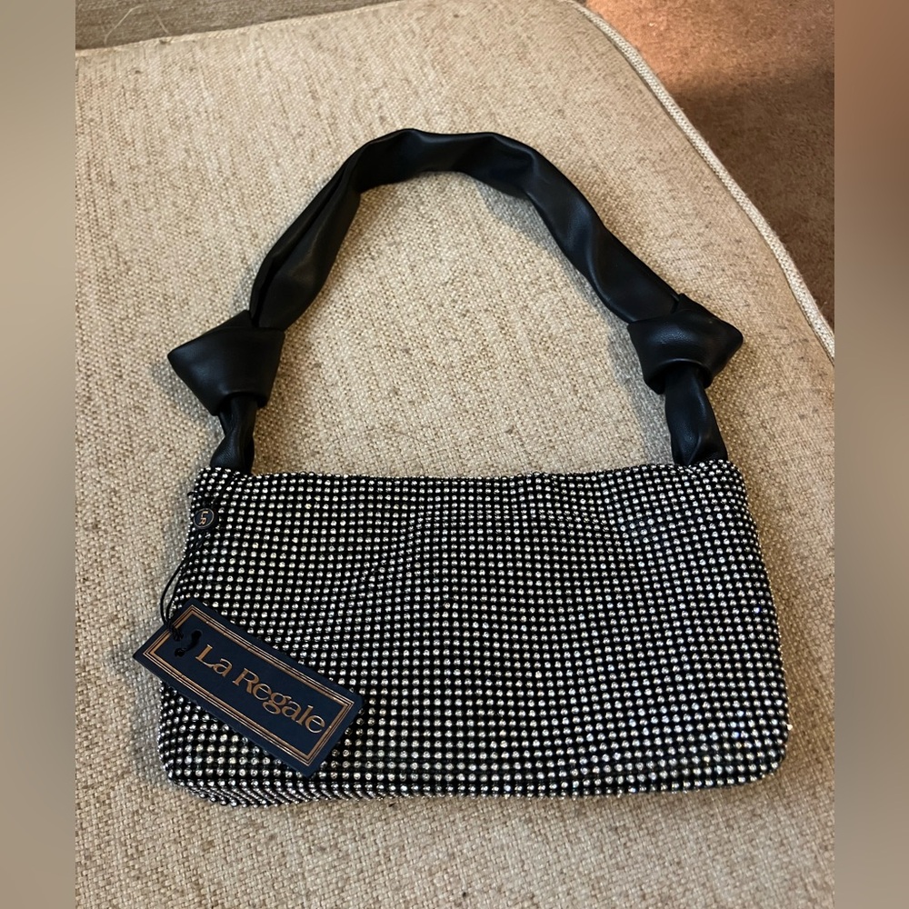 Black rhinestone purse with knot handle design - Picture 2 of 5